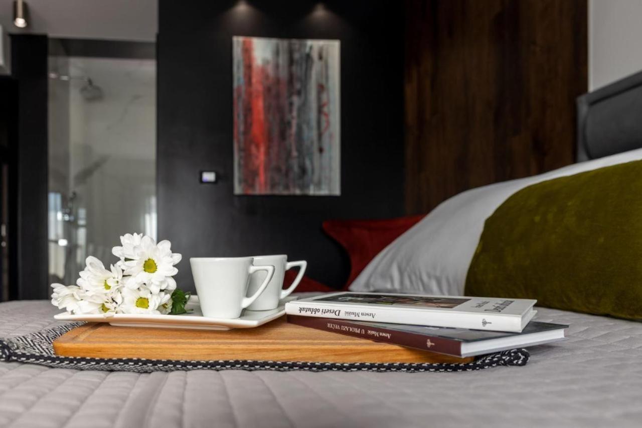Roof 69 Rooms Split Eksteriør billede